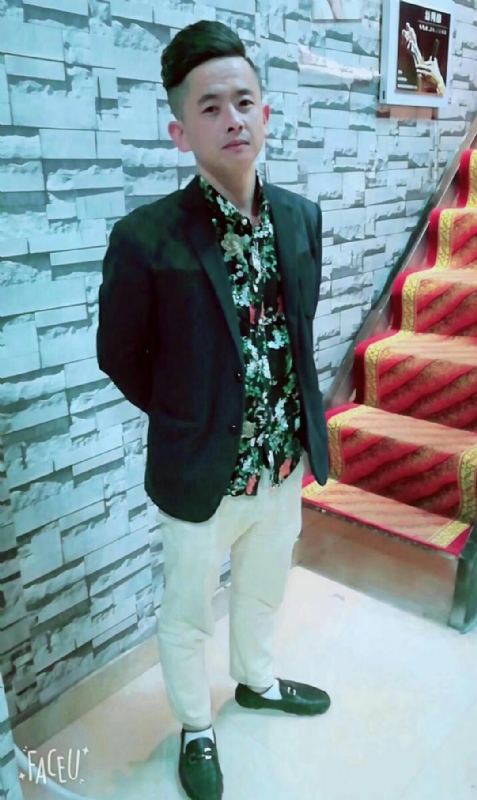 男人三十而立的第一张照片--包头相亲服务中心