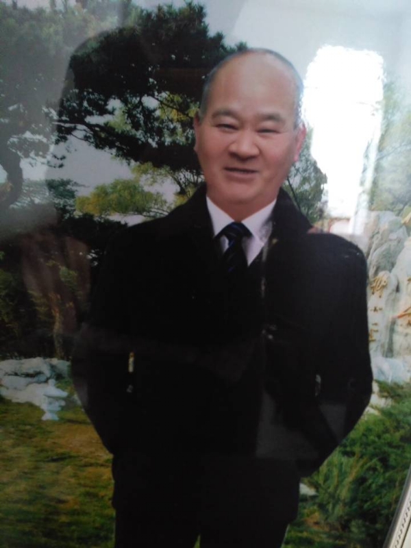 老方丈的第一张照片--包头相亲服务中心