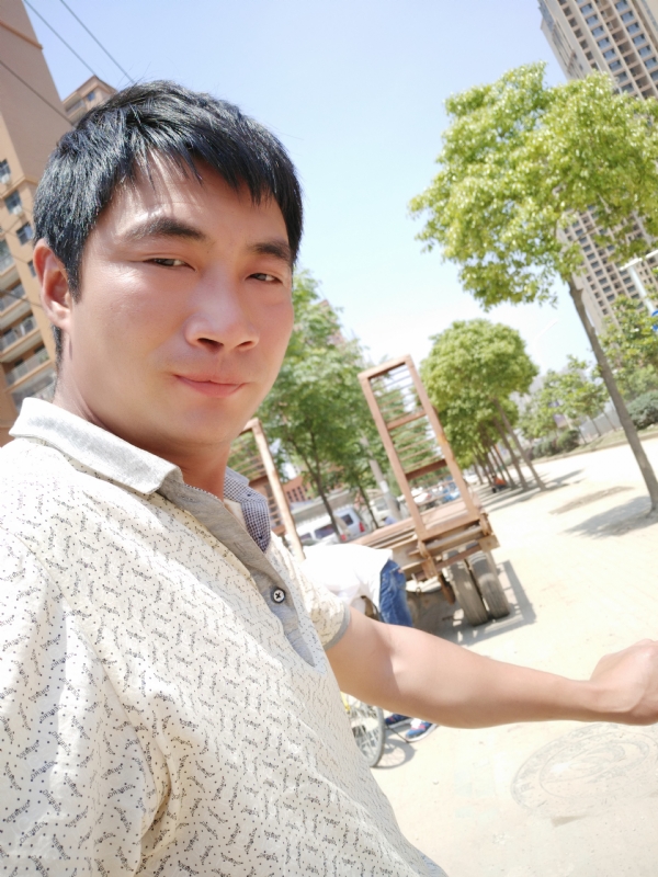 勇哥的第一张照片--包头相亲服务中心