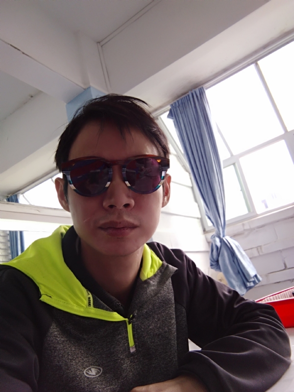 五华移民男的第一张照片--包头相亲服务中心