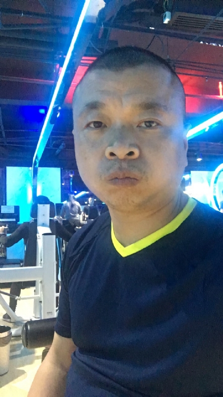 奋斗的第一张照片--包头相亲服务中心