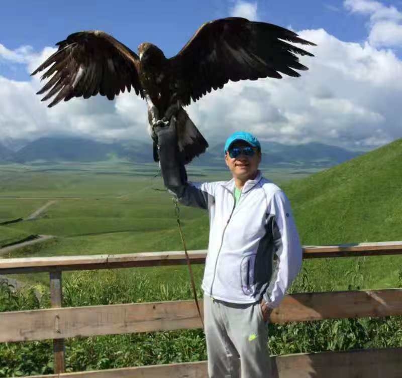 怀抱清风的第一张照片--包头相亲服务中心