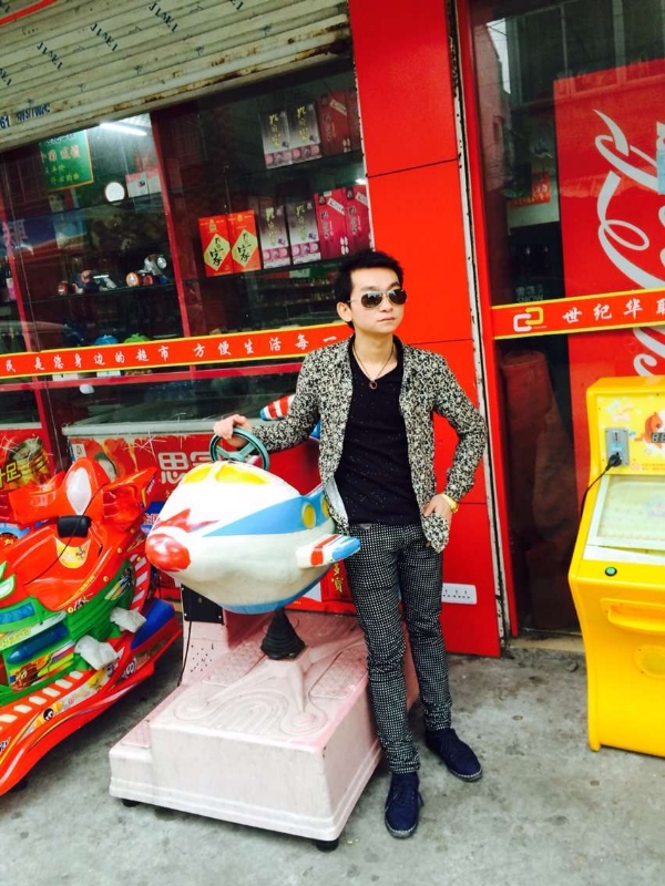 阳光帅气男嘉宾的第一张照片--包头相亲服务中心