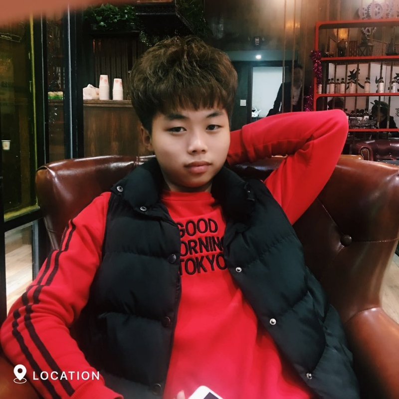 阳光男孩的第一张照片--包头相亲服务中心