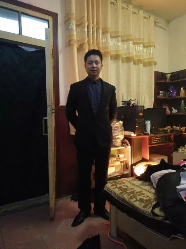 亮亮的第一张照片--包头相亲服务中心