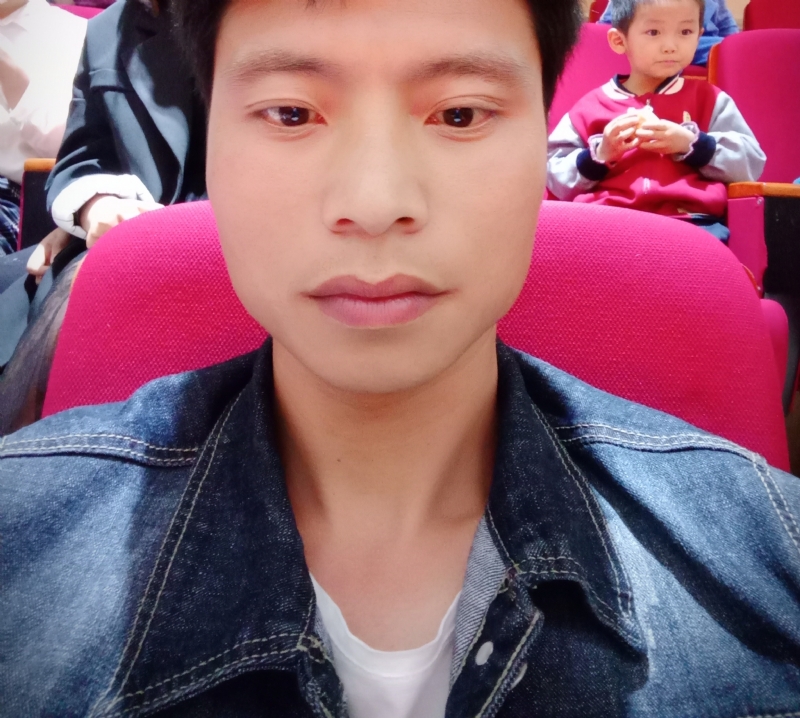 奋斗青年的第一张照片--包头相亲服务中心