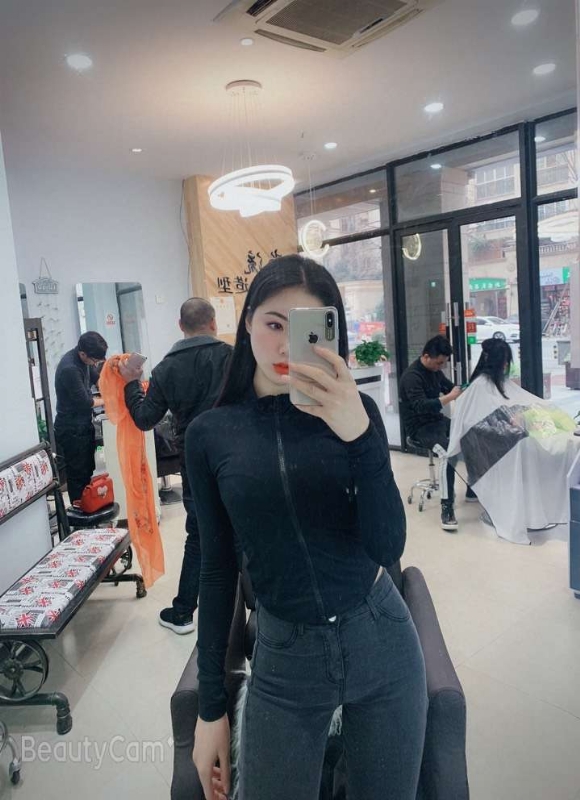 婷婷的第四张照片--包头相亲服务中心