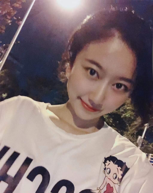 佳佳的第一张照片--包头相亲服务中心