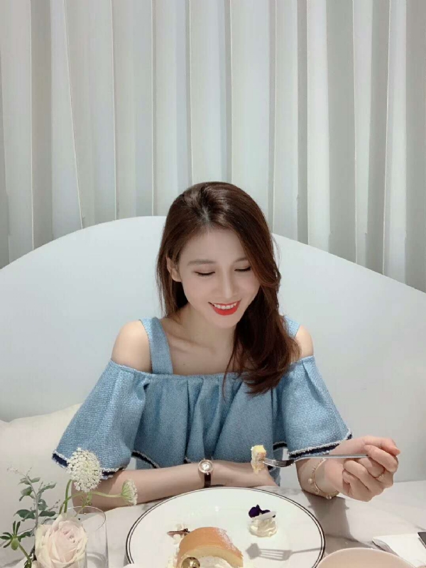 Emily的第三张照片--包头相亲服务中心