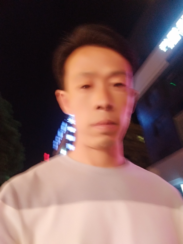 找个人来爱的第一张照片--包头相亲服务中心