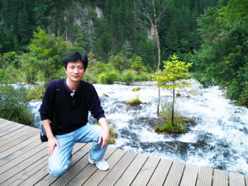 霞飞哥的第一张照片--包头相亲服务中心