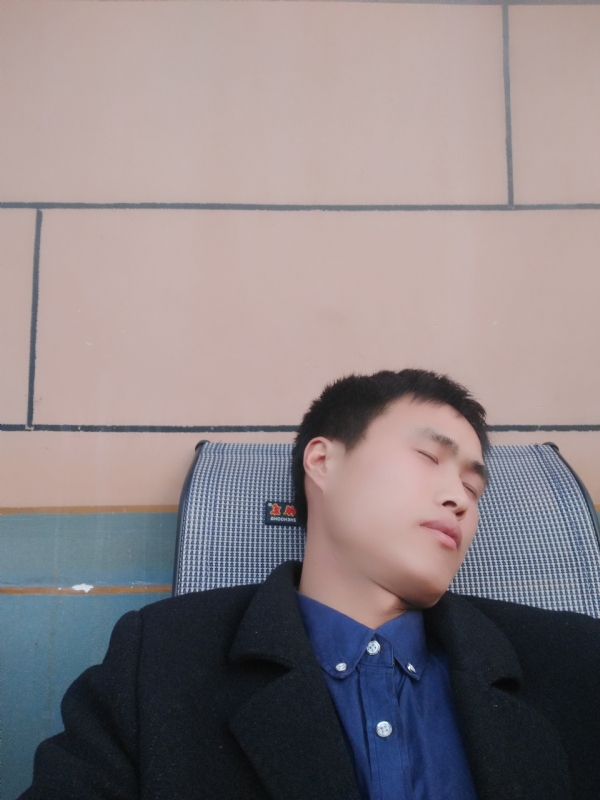 有钱爱情才能长久的第一张照片--包头相亲服务中心