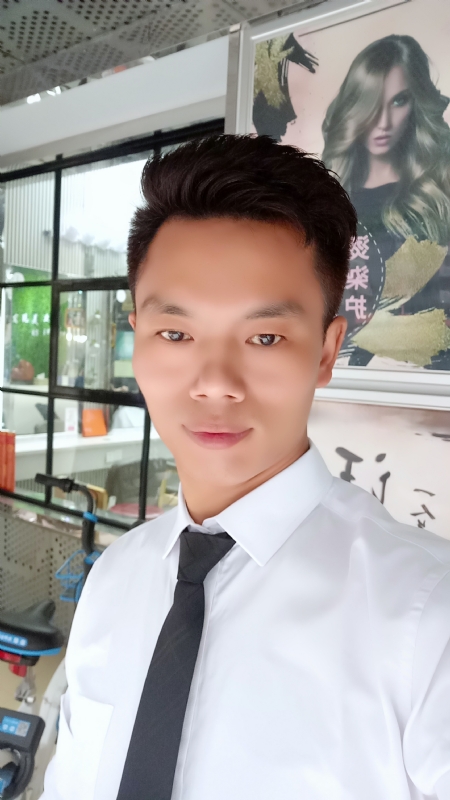 阳光男士的第一张照片--包头相亲服务中心