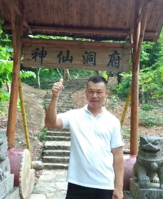 强仔的第一张照片--包头相亲服务中心