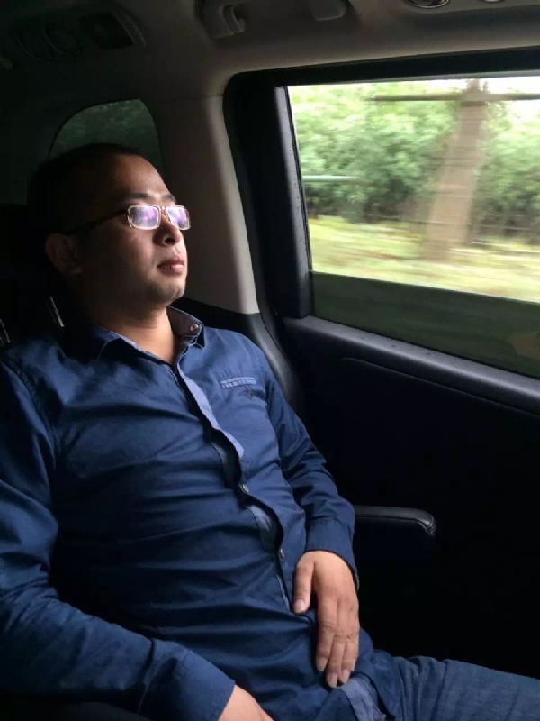 世界那么大的第三张照片--包头相亲服务中心