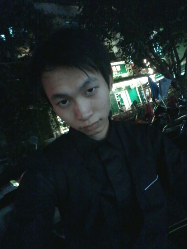 瞬间回眸的第一张照片--包头相亲服务中心