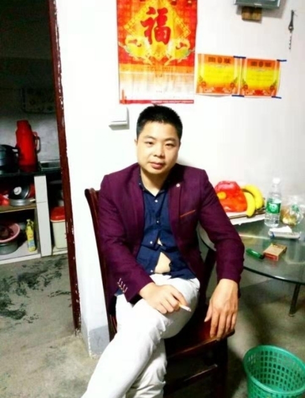 蓝色的微笑的第一张照片--包头相亲服务中心