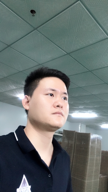 伟的第一张照片--包头相亲服务中心