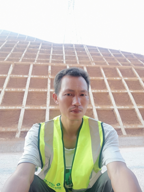 哥们的第一张照片--包头相亲服务中心