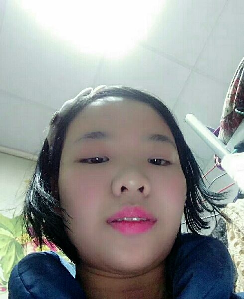 依依的第一张照片--包头相亲服务中心