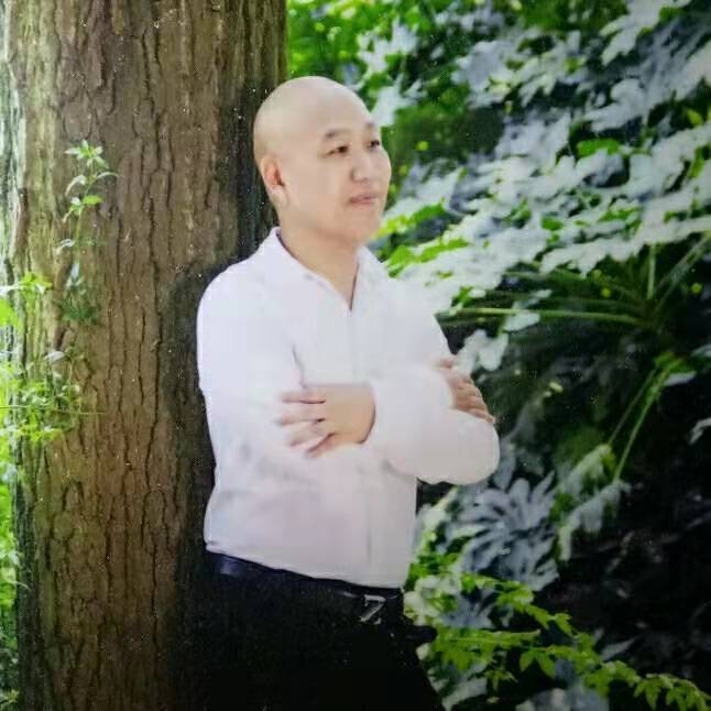 郑鑫牵手的第一张照片--包头相亲服务中心