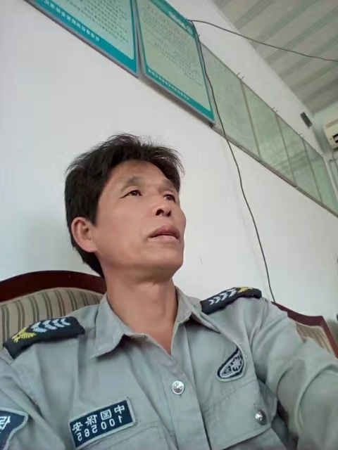 卧窗听雨的第一张照片--包头相亲服务中心