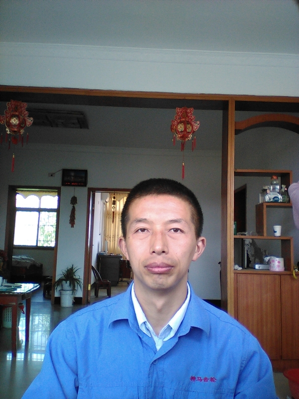 红玫瑰的第一张照片--包头相亲服务中心