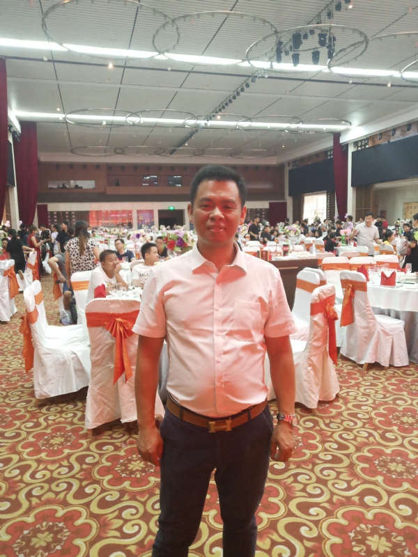 五月酷猪的第一张照片--包头相亲服务中心