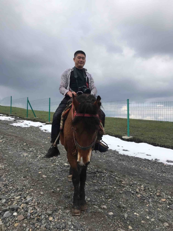 一个人的第一张照片--包头相亲服务中心