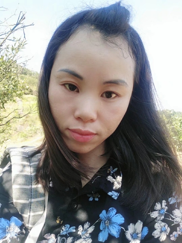 英英的第一张照片--包头相亲服务中心