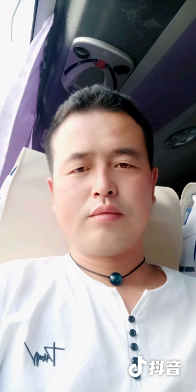 瞬间被爱上的第一张照片--包头相亲服务中心