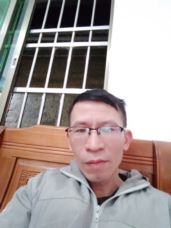 奋斗的第一张照片--包头相亲服务中心