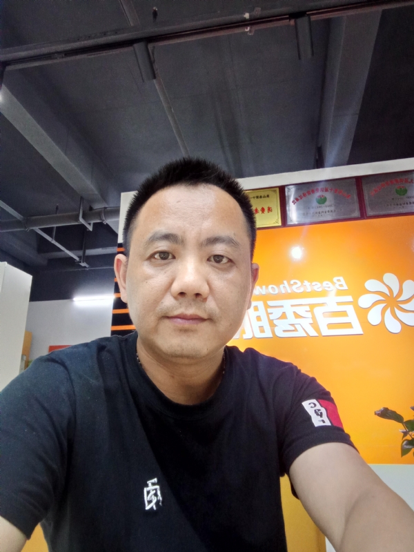 开心就好的第一张照片--包头相亲服务中心