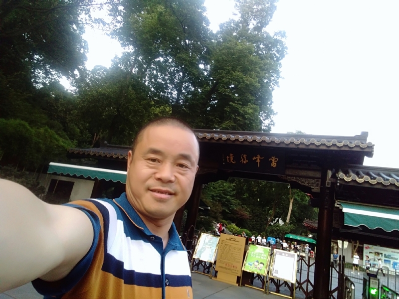 夏雨晨紫的第一张照片--包头相亲服务中心