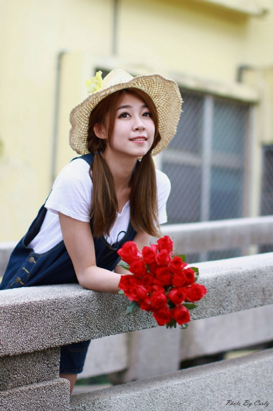 阳光朵朵的第一张照片--包头相亲服务中心