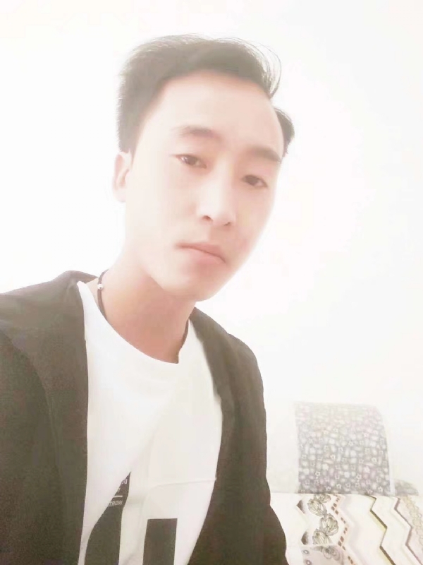 萧艺的第一张照片--包头相亲服务中心