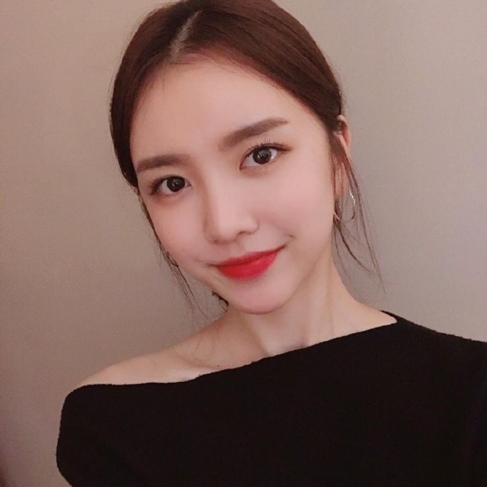 唐馨儿的第一张照片--包头相亲服务中心