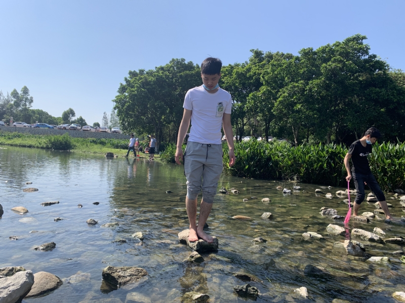 放假吃鸡的第二张照片--包头相亲服务中心