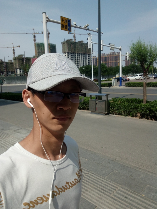 挥一挥手什么都没有的第一张照片--包头相亲服务中心