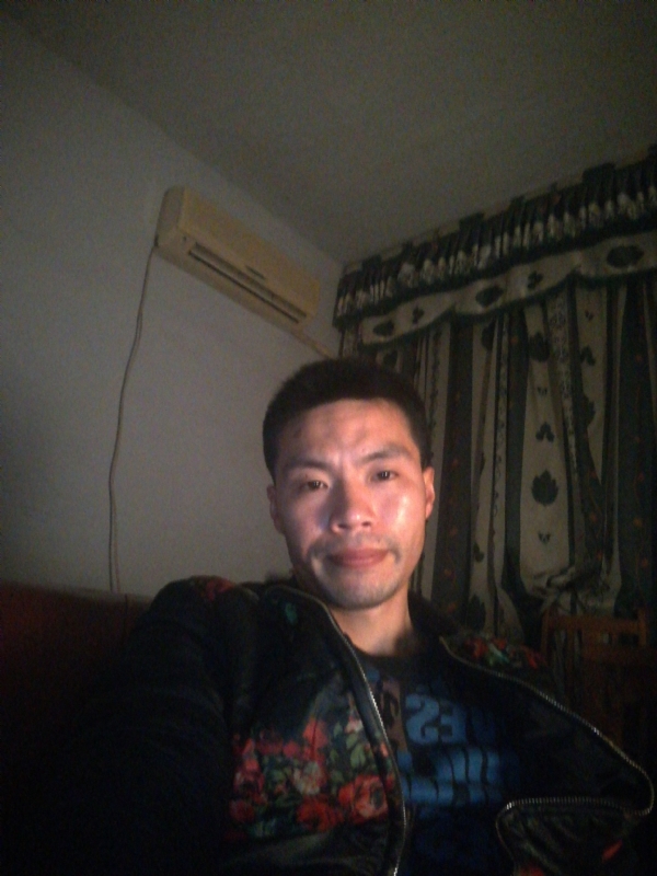 性情男儿的第一张照片--包头相亲服务中心