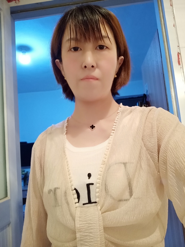 芬儿的第一张照片--包头相亲服务中心