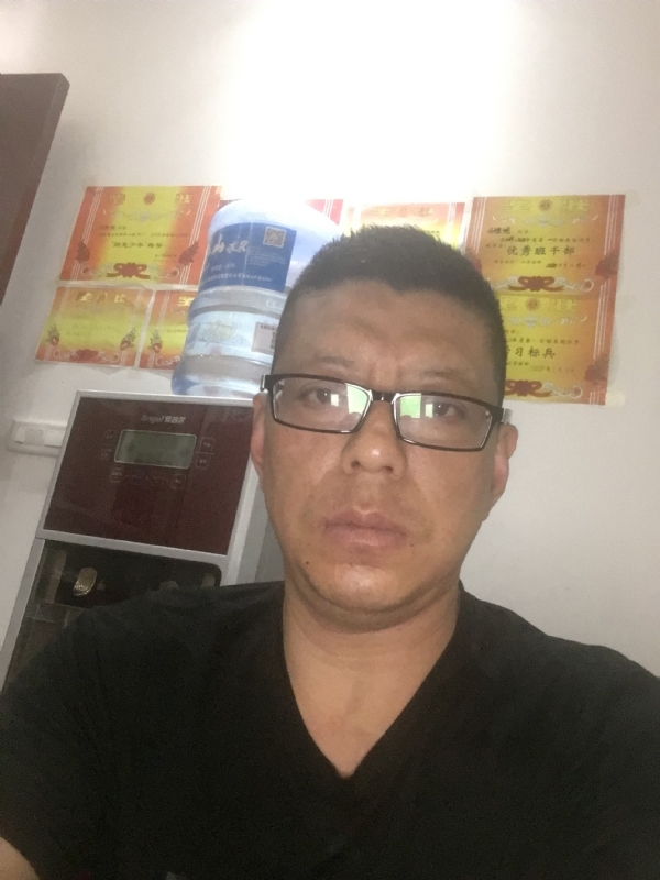 牵手的第一张照片--包头相亲服务中心