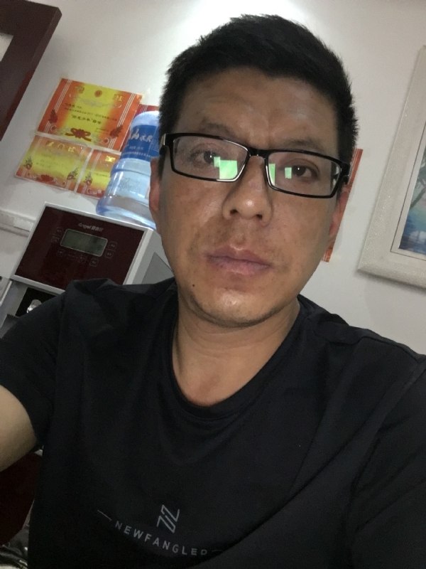 牵手的第三张照片--包头相亲服务中心