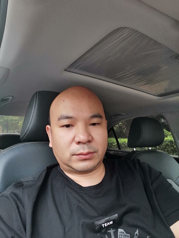 爷们已经老了的第一张照片--包头相亲服务中心