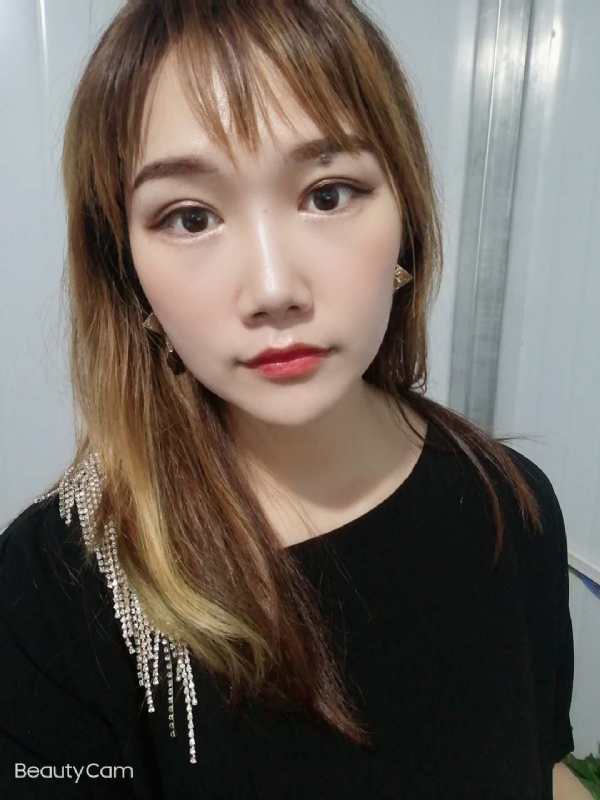 艾薇的第三张照片--包头相亲服务中心