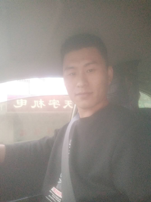 老鼠爱上猫的第一张照片--包头相亲服务中心