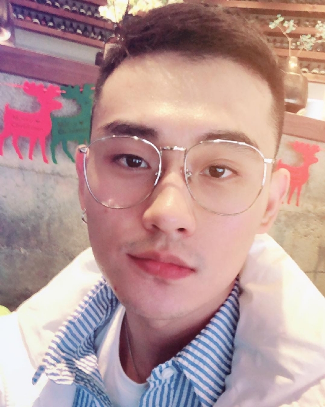 胡强很孤单的第一张照片--包头相亲服务中心