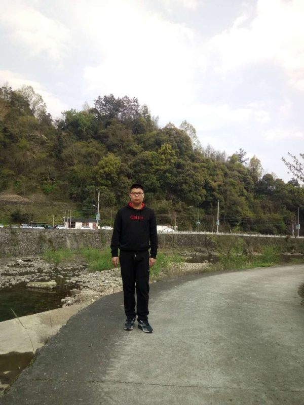 等着上钩的鱼的第一张照片--包头相亲服务中心