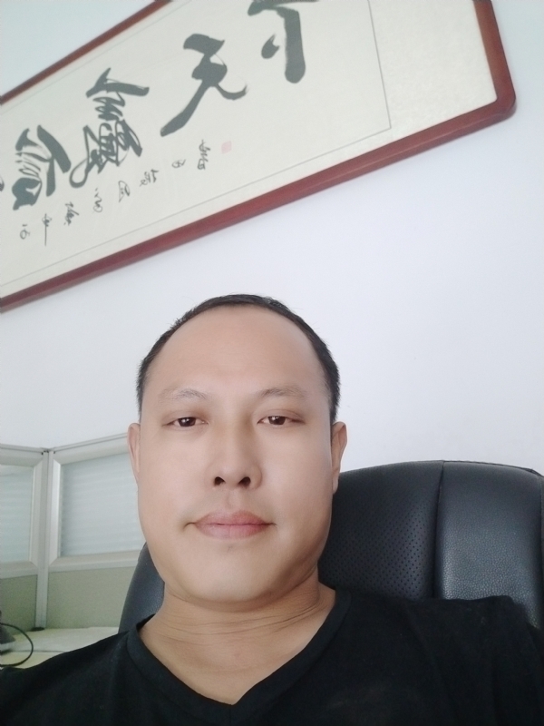 山丘的第三张照片--包头相亲服务中心