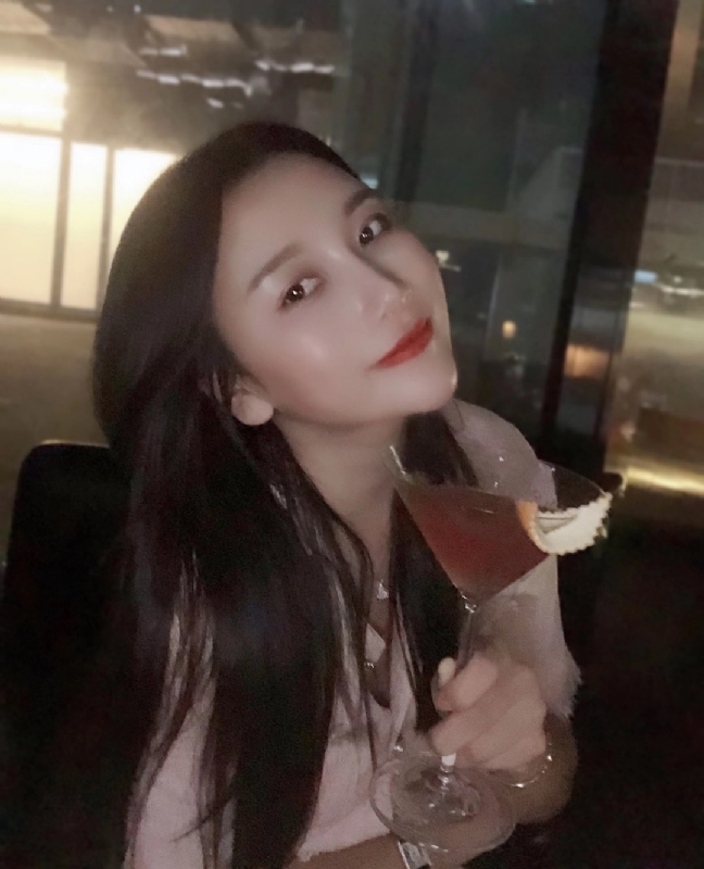 嫣然的第一张照片--包头相亲服务中心